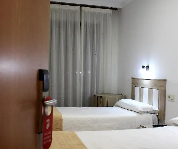 马德里旅馆 2* 托萊多