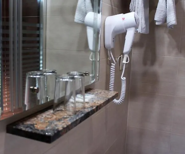 招待所 马德里旅馆 2*