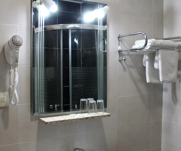 马德里旅馆 2* 托萊多